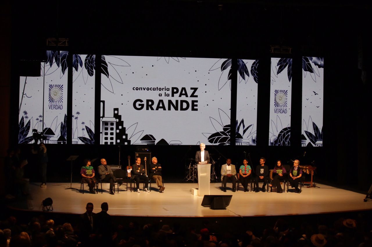 El CNMH acompañó la presentación del informe final de la Comisión de la Verdad