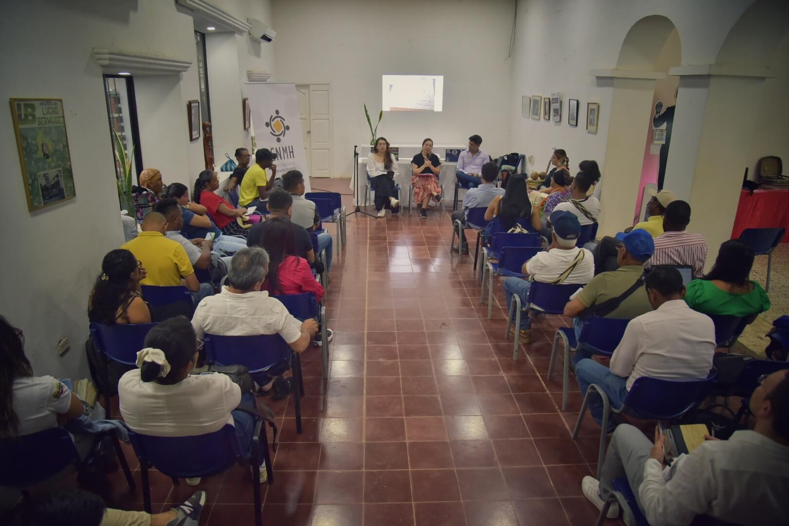 Lanzamiento del informe ‘Un poco de verdad para respirar. Trayectoria e impactos de los bloques paramilitares Montes de María y Mojana’ en El Carmen de Bolívar.