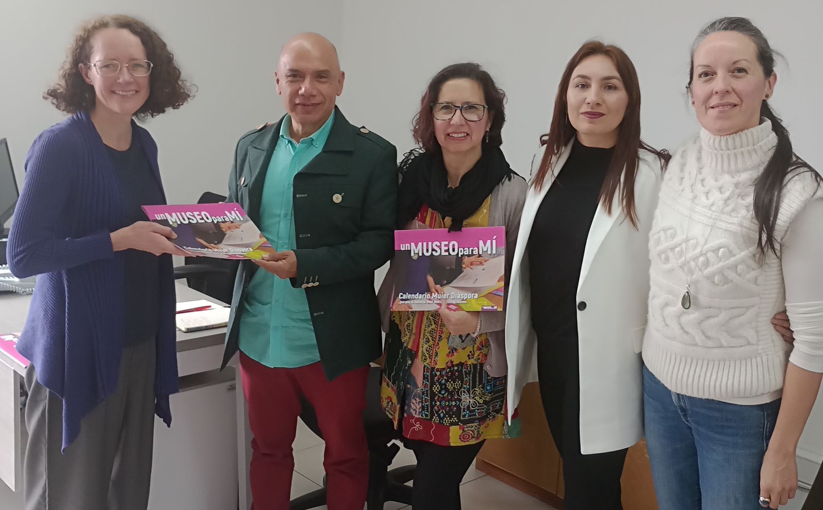 De izquierda a derecha: Claire Taylor, Gilberto Villa, Myriam Loaiza, Cecilia Acosta y Patricia Barrera