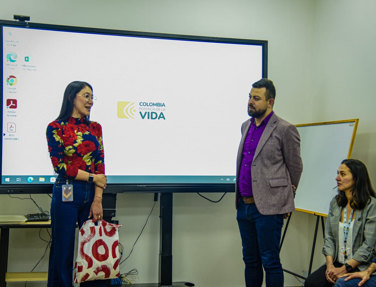 Reconocimiento a funcionarios de carrera administrativa del CNMH